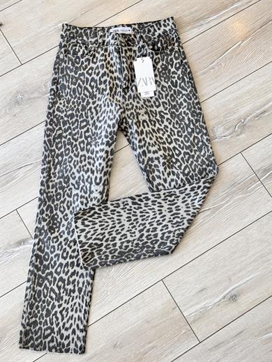 Leopar Kesik Paça Jean