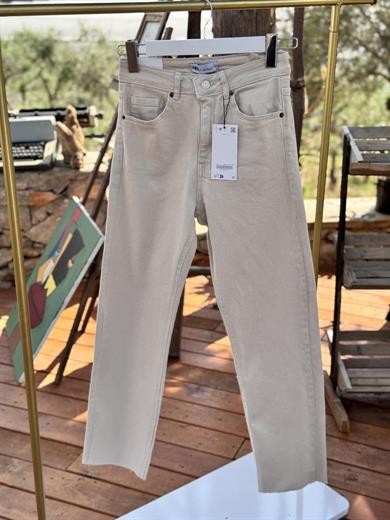 Nude Kesik Paça Boyfit Jean