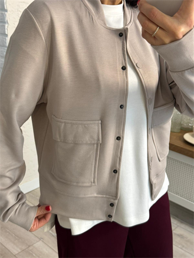 Ön Çıtçıtlı Cepli Ceket Bej