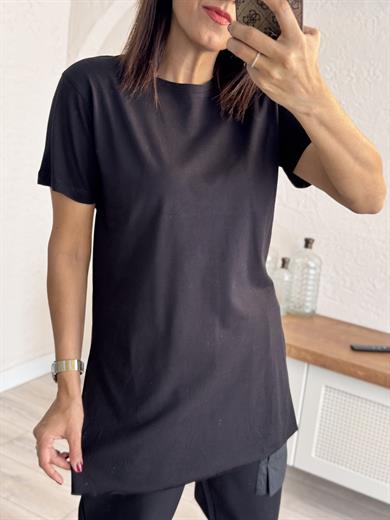 Pamuku Bisiklet Yaka Yanı Yırtmaçlı Tshirt  Siyah