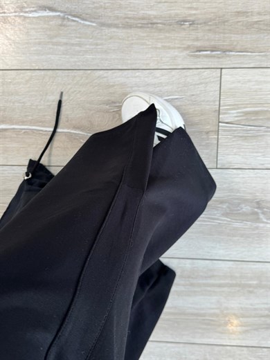 Paraşüt Kumaş Detaylı Lüx Kalite Üst Mont Astarlı Paça Yırtmaçlı Takım Siyah