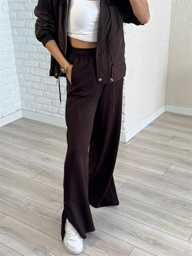 Paraşüt Kumaş Detaylı Lüx Kalite Üst Mont Astarlı Paça Yırtmaçlı Takım Kahve