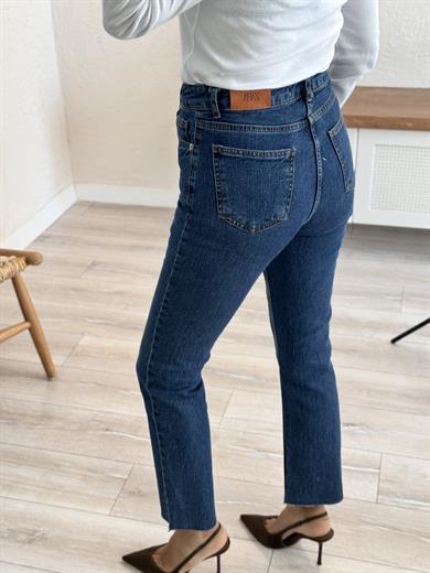 Premium Kalite Paçası Kesik Toparlayıcı Boyfit Jean Vintage