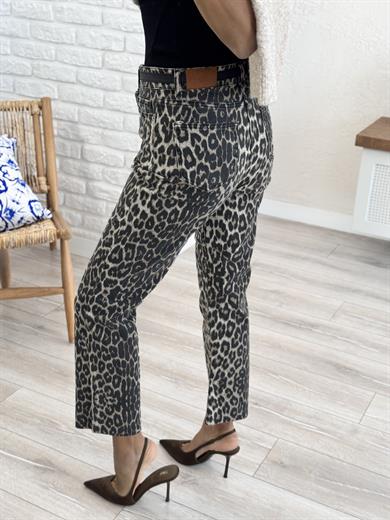 Premium Kalite Soluk Efekt Pamuklu Leopar Boyfit Jean