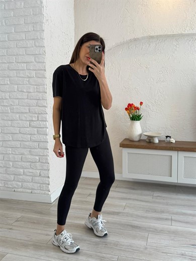 Sırt Pile Detaylı Basic Tişört Siyah 