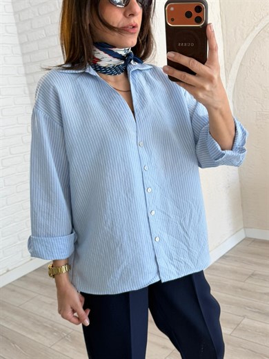 V Yaka Çizgili Gömlek Mavi