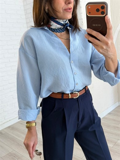 V Yaka Çizgili Gömlek Mavi