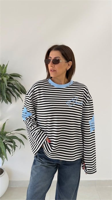 Yakası Mavi Geçişli Siyah Çizgili Sweat-tişört