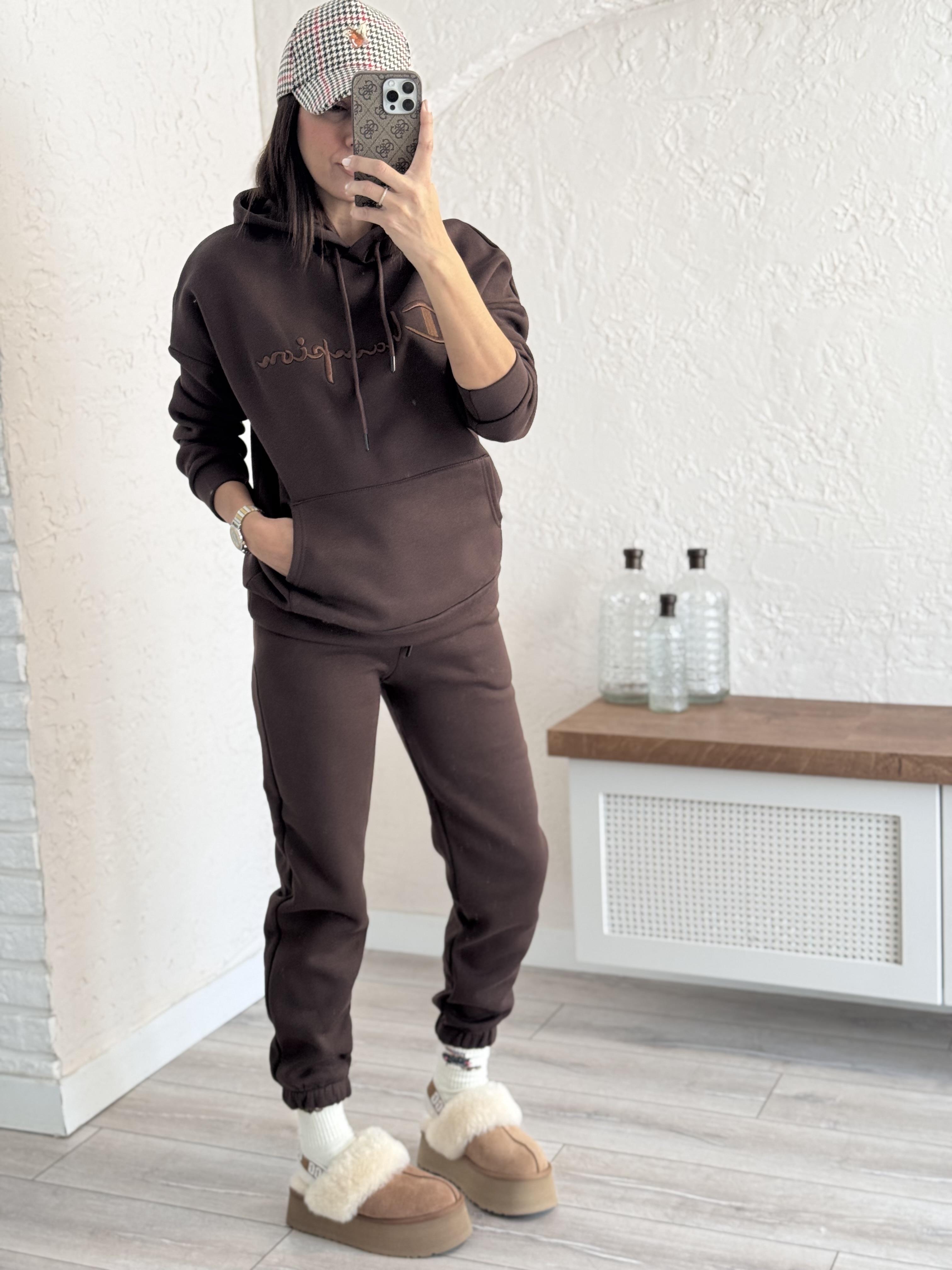 Kahverengi Champion Takım 