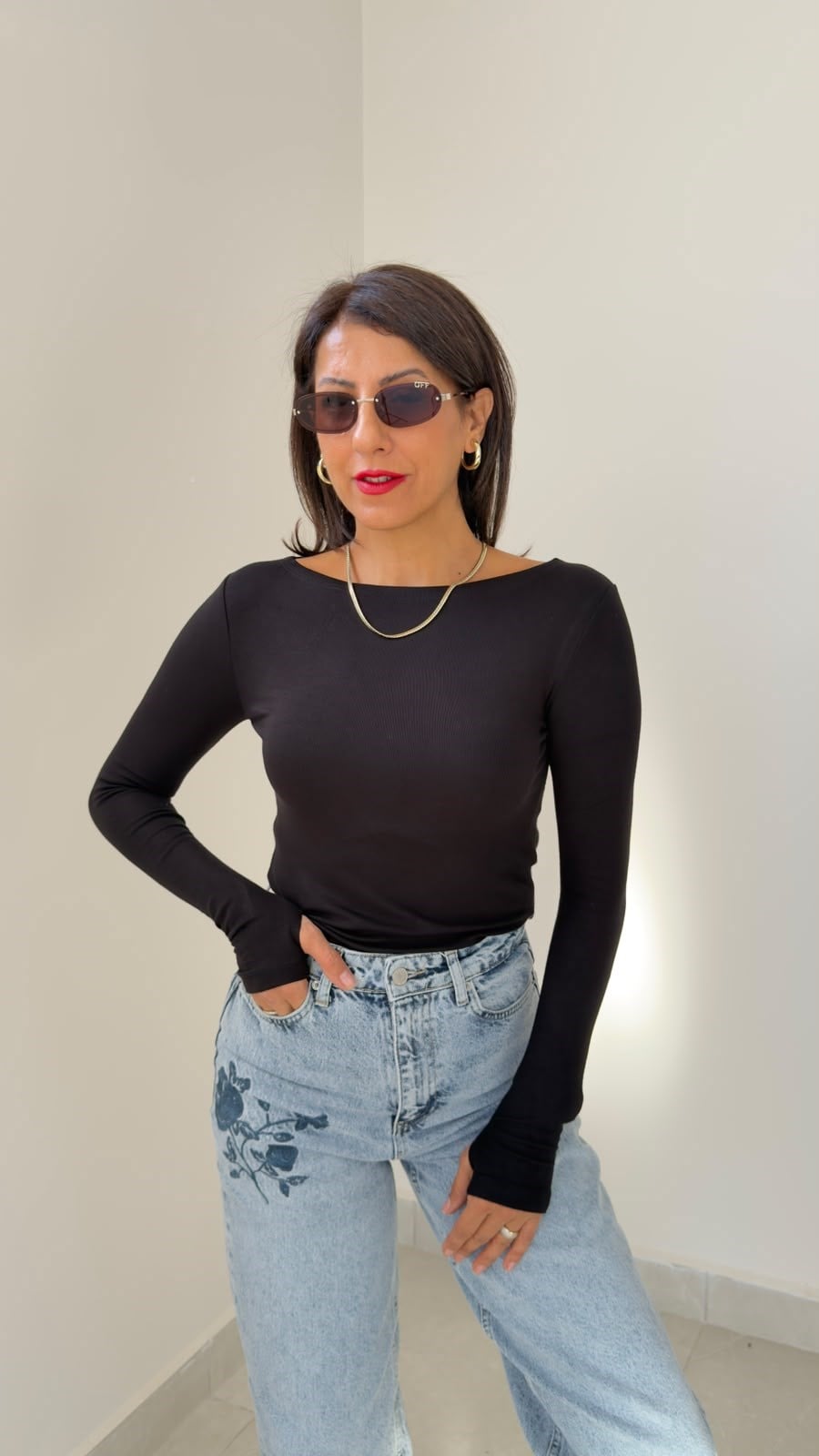 Kayık Yaka Modal Kumaş Parmak Geçirmeli Bluz Siyah