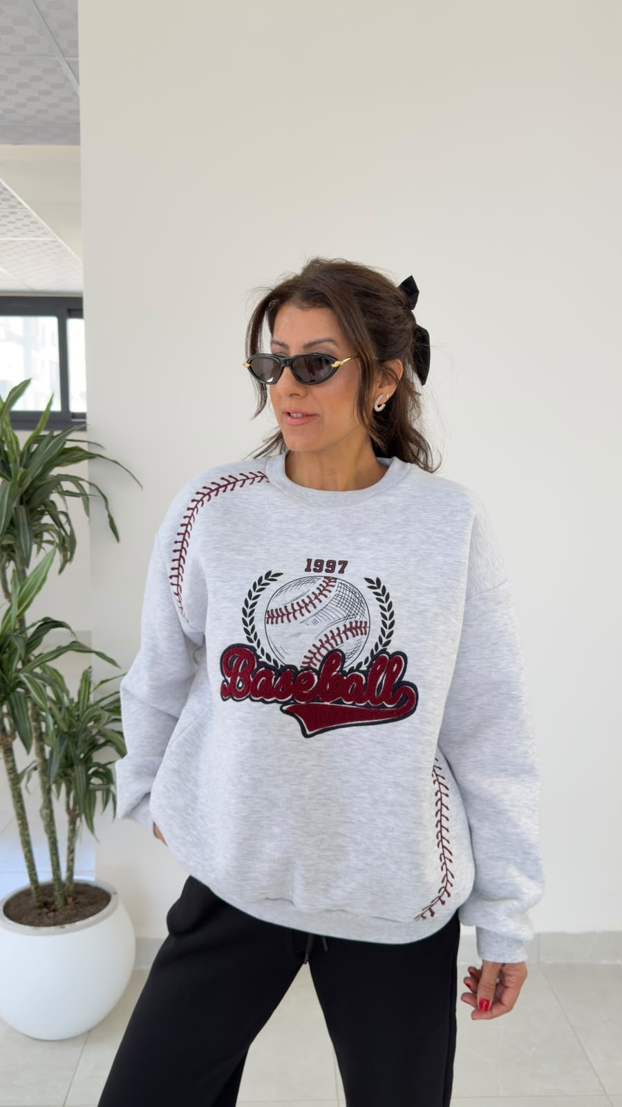 Ön Baskı Ve Nakışlı Üç İplik Şardonlu Sweat Gri