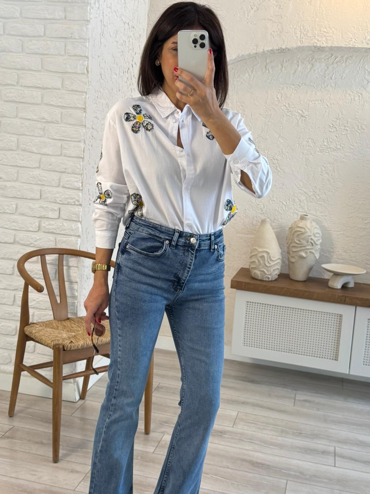 Papatya Nakışlı Pamuklu Gömlek Beyaz