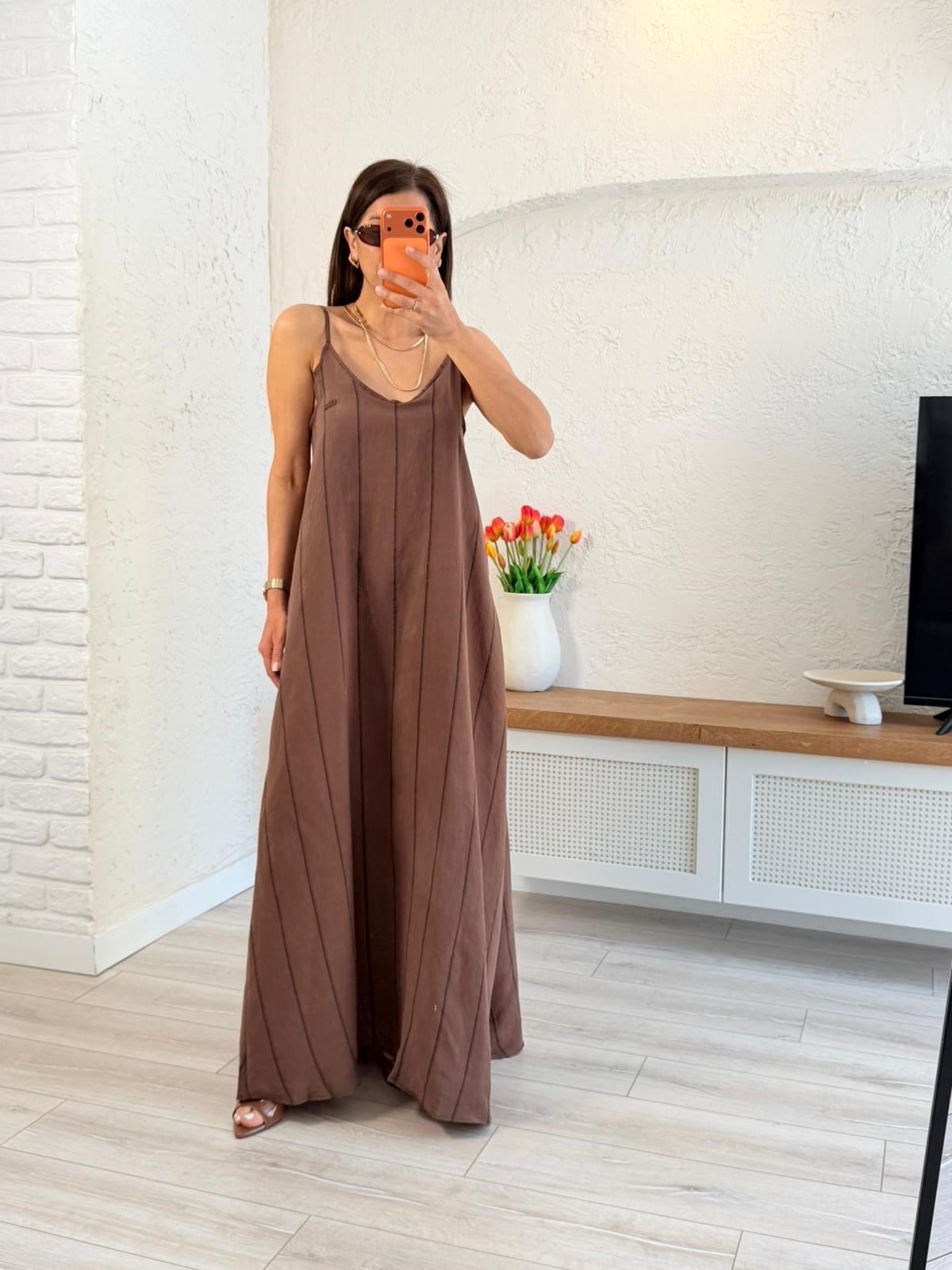 V Yaka Askılı Çizgili Elbise Kahve