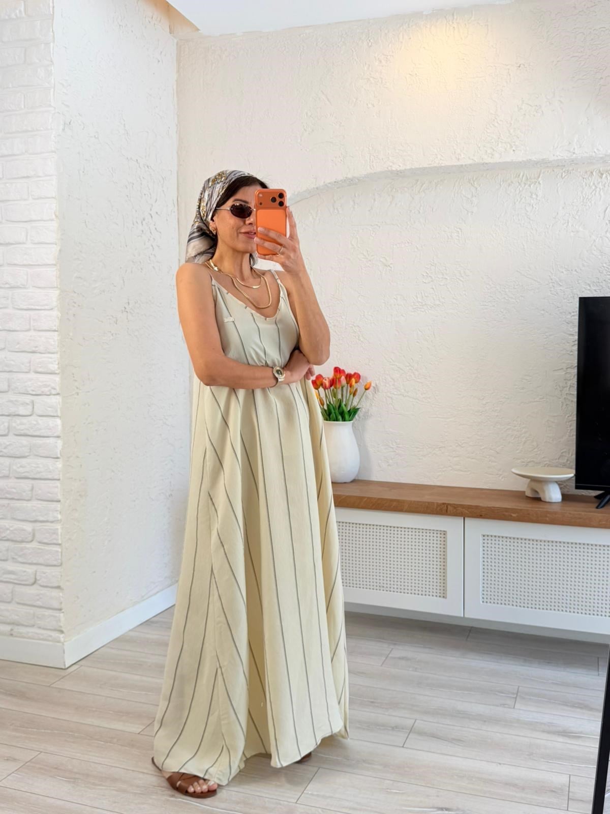V Yaka Askılı Çizgili Elbise Taş