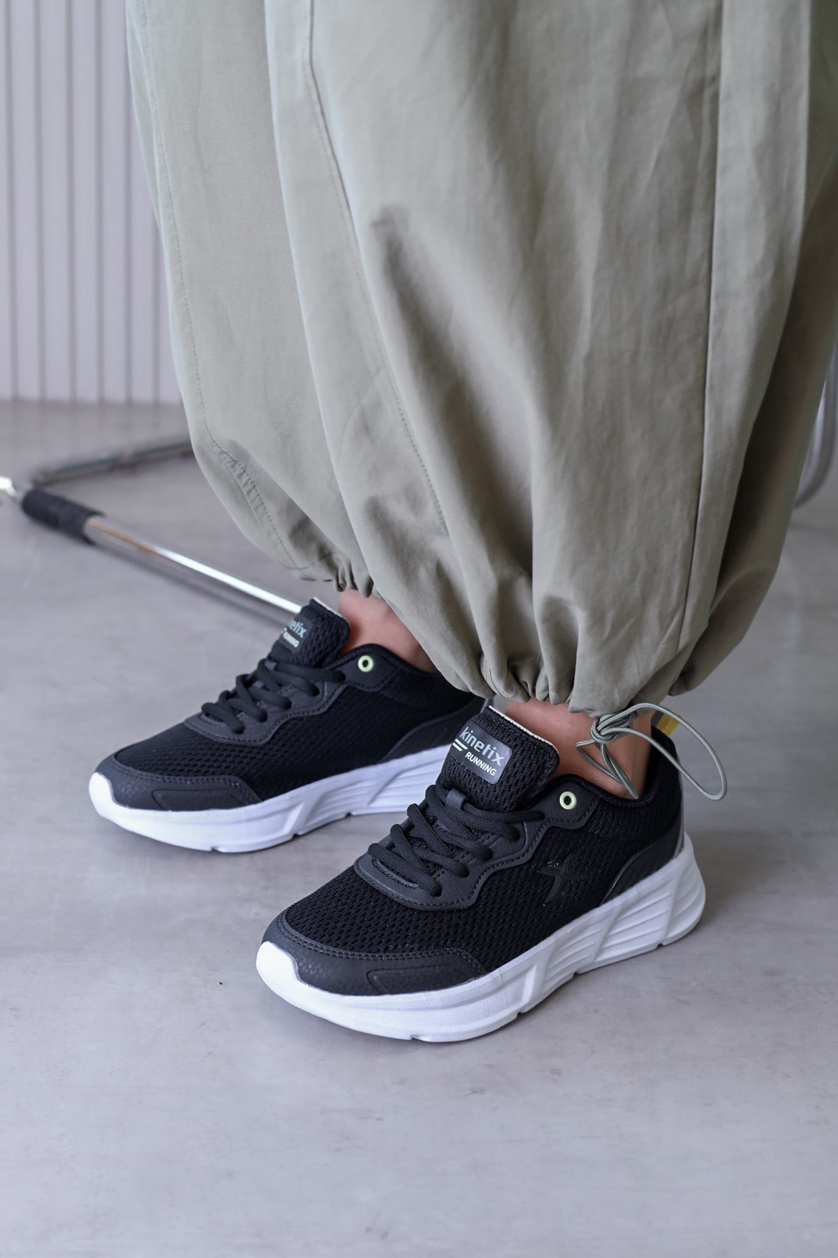 k5700 model 2 cm tabanlı orjnal marka spor ayakkabı SIY.BEY