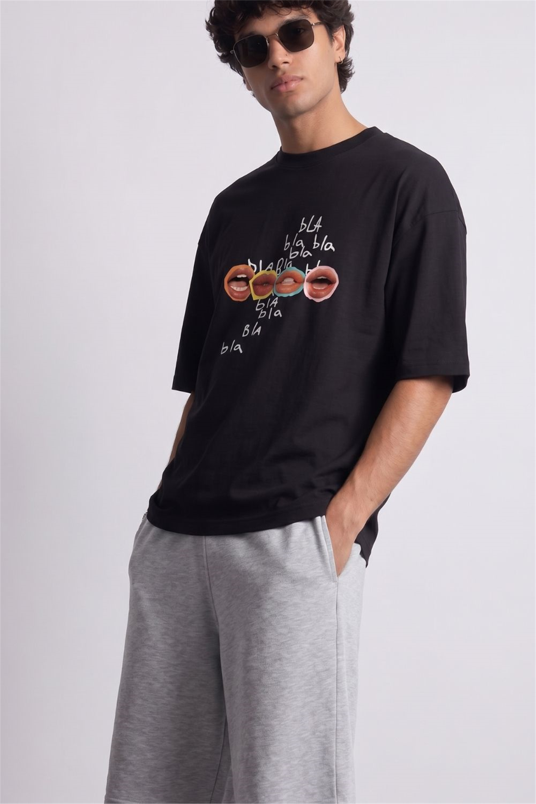 Erkek Bla Bla Oversize Siyah T-Shirt