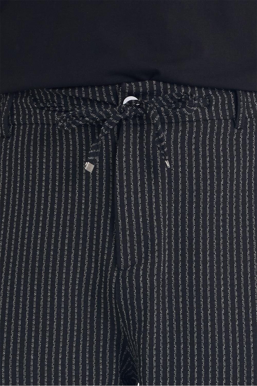 Erkek Siyah Çizgili Şort