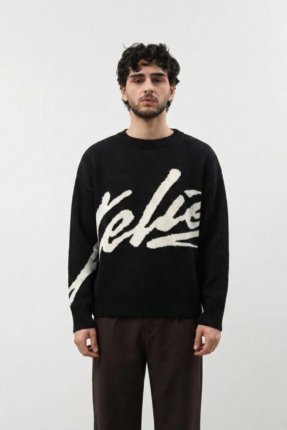 Erkek Siyah İşlemeli Oversize Kazak