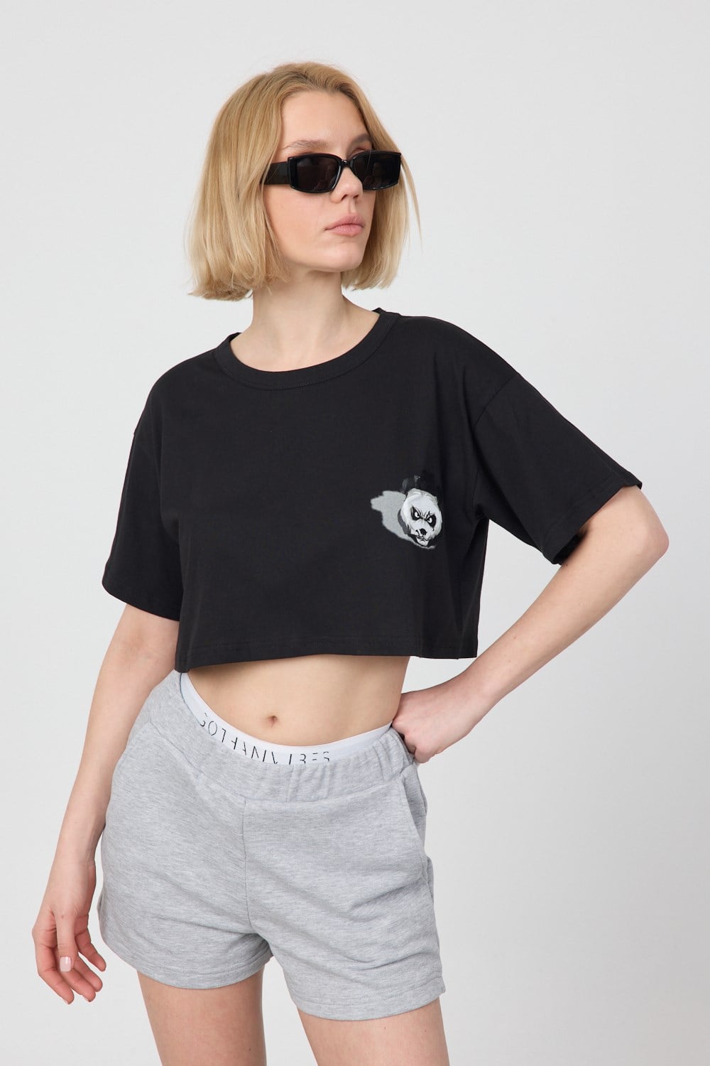 Kadın Kısa Shadow Panda Siyah T-Shirt