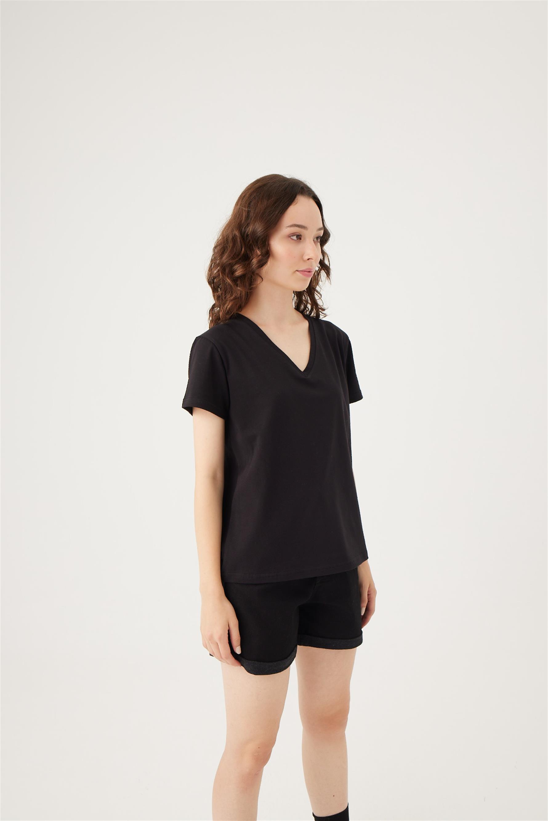 Kadın V Yaka Siyah T-Shirt