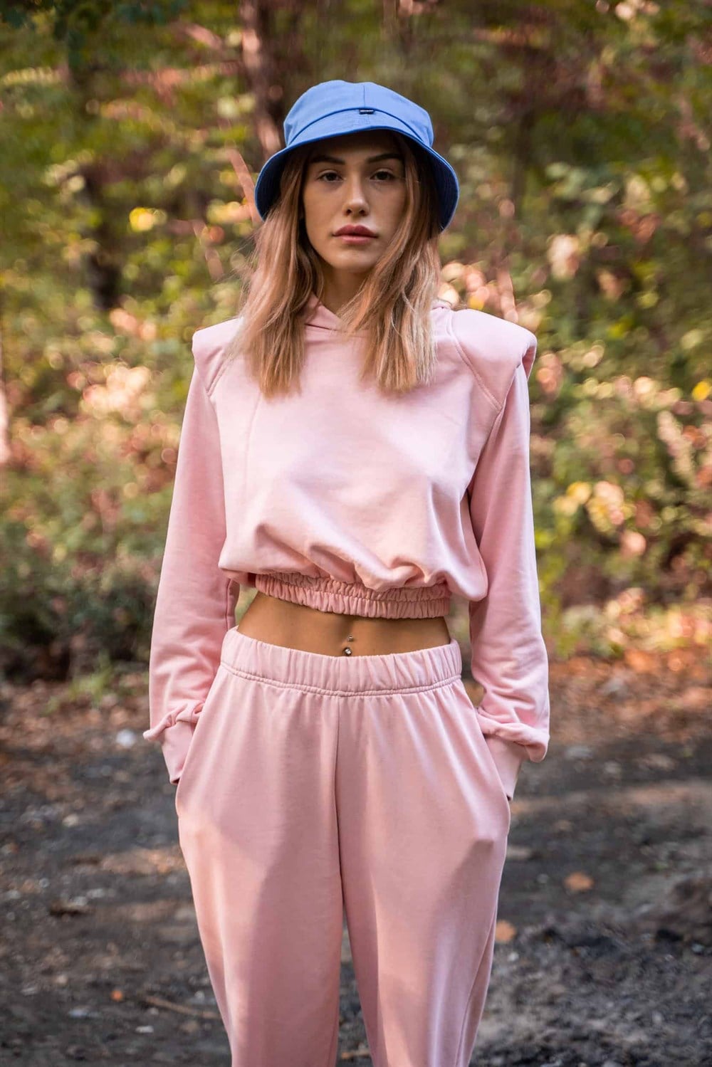 Kadın Vatkalı Kapşonlu Pembe Kısa Sweatshirt