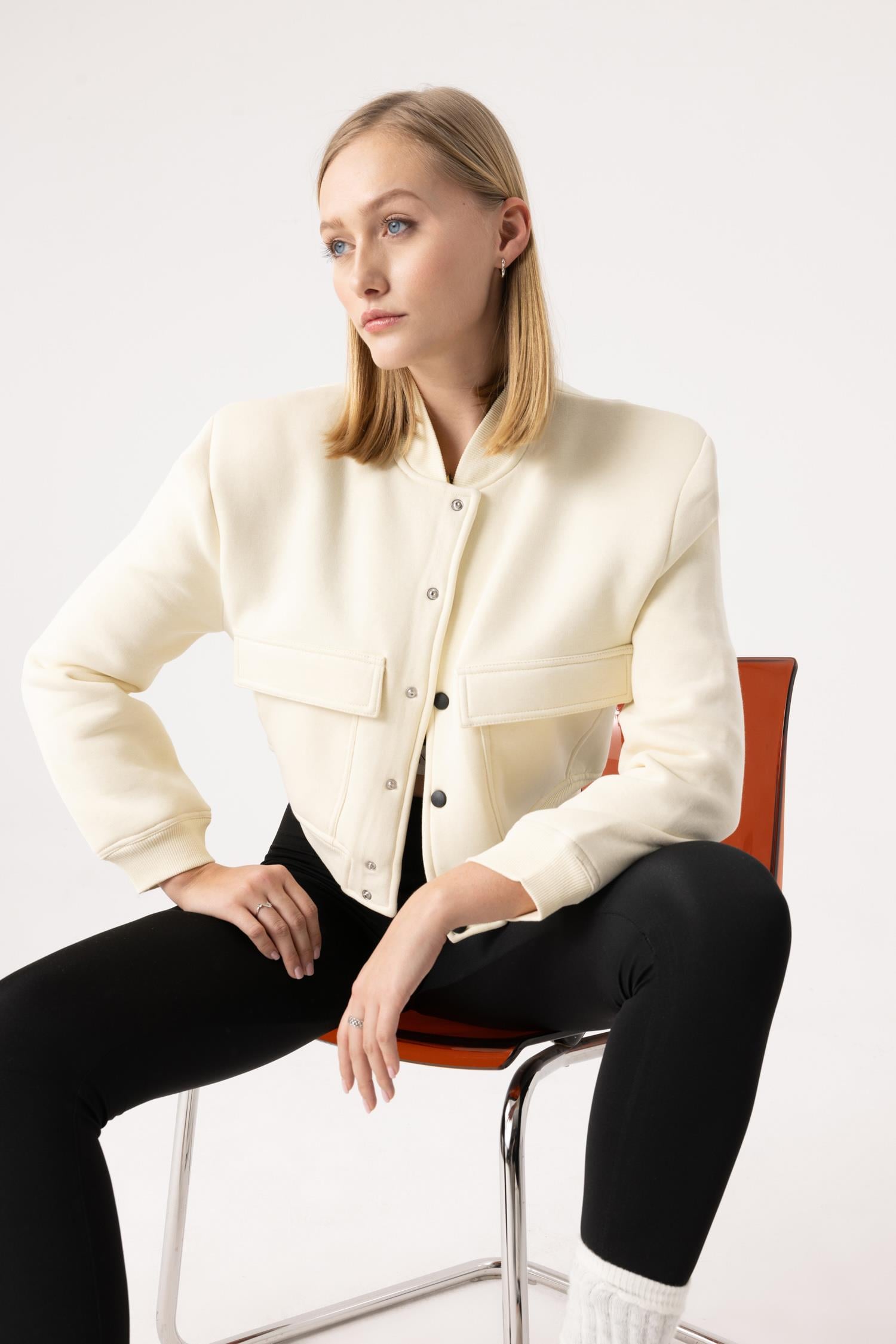 Kadın Vatkalı Krem Ceket