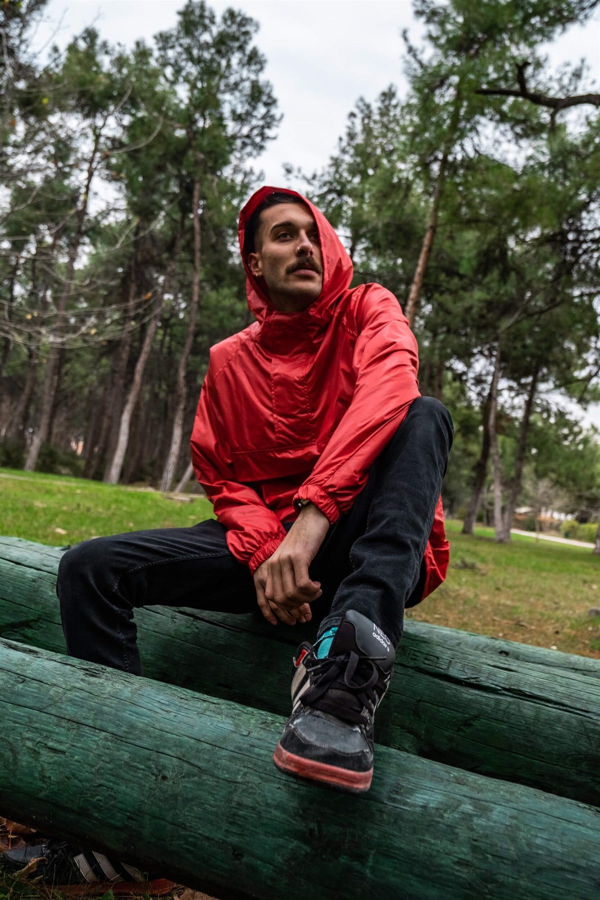 Erkek Kırmızı Yağmurluk