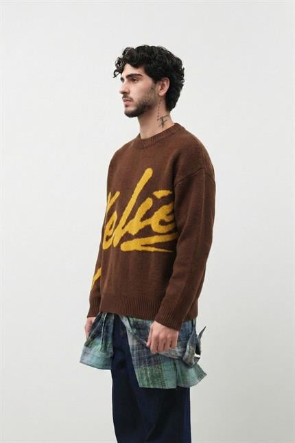 Erkek Kahverengi İşlemeli Oversize Kazak