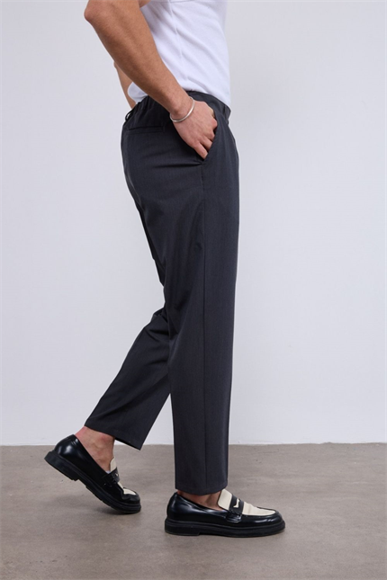 Erkek Pileli Havuç Kesim Füme Kumaş Pantolon