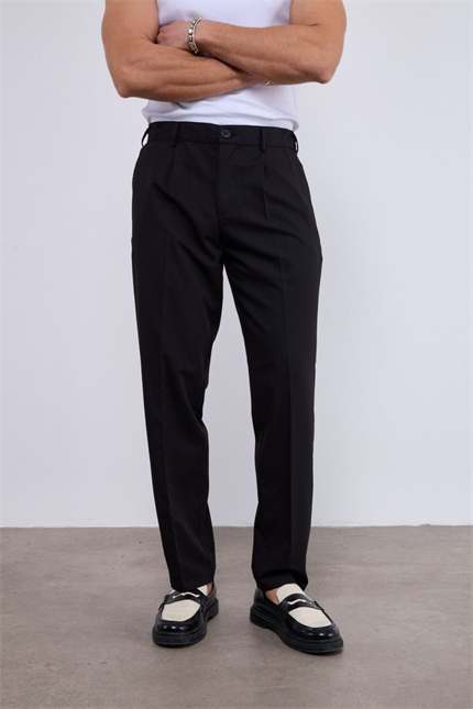 Erkek Pileli Havuç Kesim Siyah Kumaş Pantolon