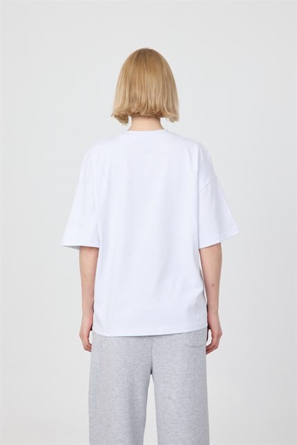 Kadın Chill Oversize Premium Beyaz T-Shirt