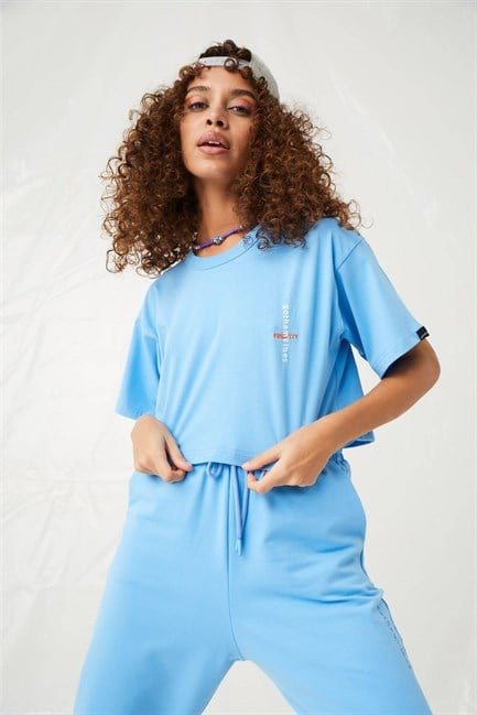 Kadın Equality Açık Mavi Crop T-Shirt