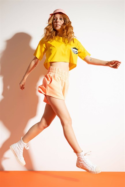 Kadın Kısa Shadow Panda Sarı T-Shirt