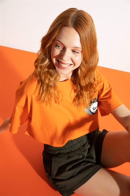 Kadın Kısa Shadow Panda Turuncu T-Shirt