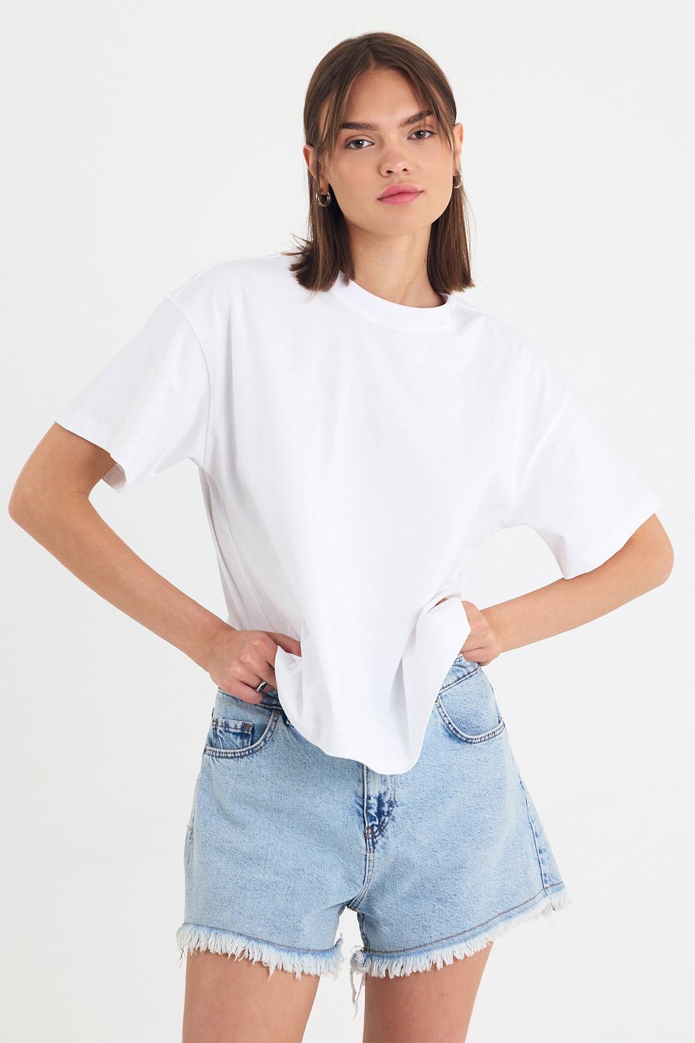 Kadın Timeless Oversize Beyaz T-Shirt