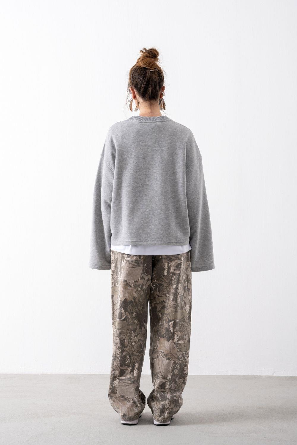 n.k atelier shoulder sweat shirts グレー Vibes X 212 ATELIER Unisex Grimelanj Cropped Boxy Fit Sweatshirt
