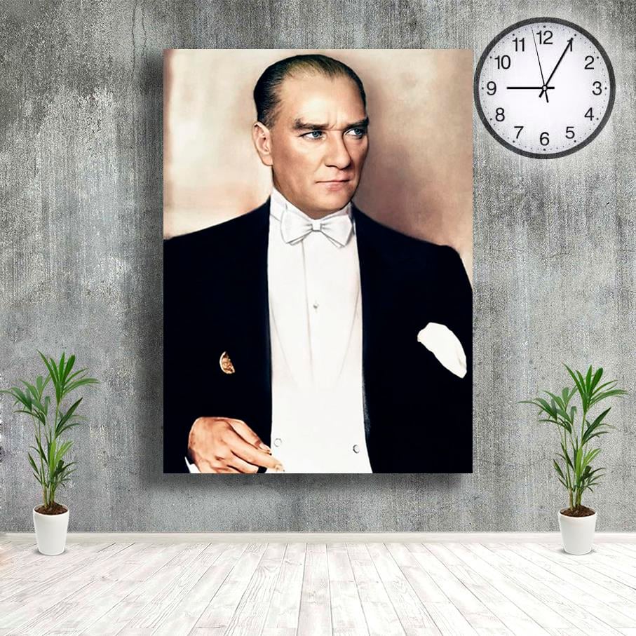 Mustafa Kemal Atatürk Beyaz Papyonlu Renkli Kanvas TabloMustafa Kemal Atatürk Beyaz Papyonlu Renkli Kanvas TabloKanvas Atatürk Tabloları