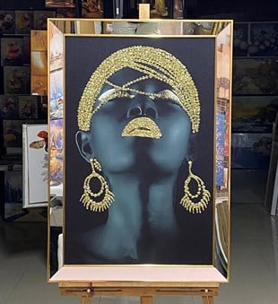 Ayna Çerçeveli Kanvas Tablo Altın Simli Küpeli Afrikalı Kadın Ayna Çerçeveli Kanvas Tablo | Altın Simli, Küpeli Afrikalı Kadın. Ayna Çerçeveli Tablolar KARAHAN ÇERÇEVE ve KANVAS TABLO