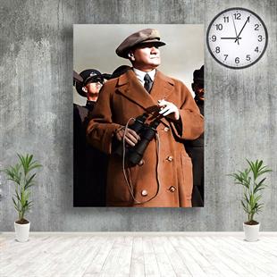 Elinde Dürbün İle Yukarı Bakan Atatürk Kanvas TabloElinde Dürbün İle Yukarı Bakan Atatürk Kanvas TabloKanvas Atatürk Tabloları