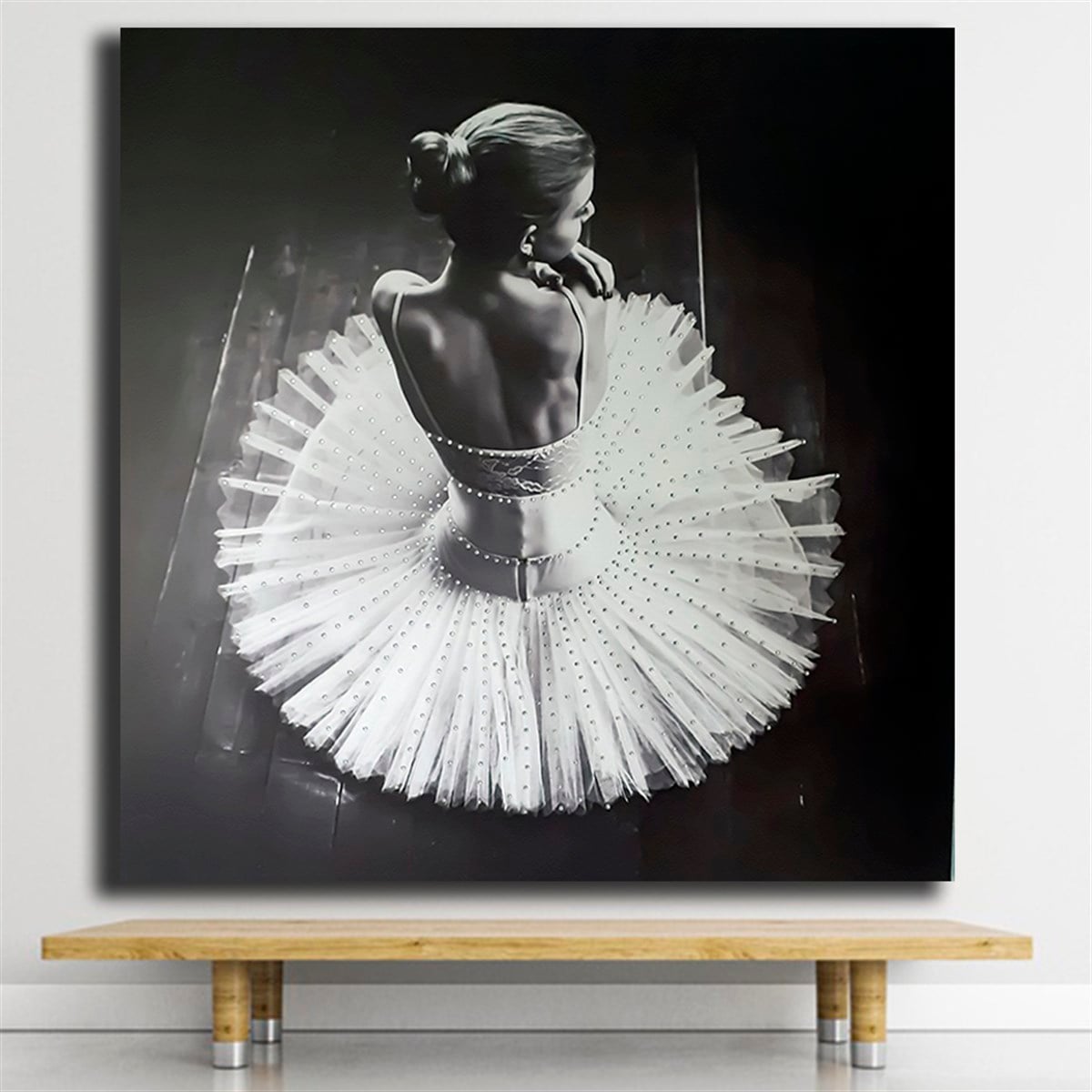 Balerin Kız Boncuklu Elbiseli Kanvas TabloBalerin Kız Boncuklu Elbiseli Kanvas TabloKanvas Kadın Tabloları