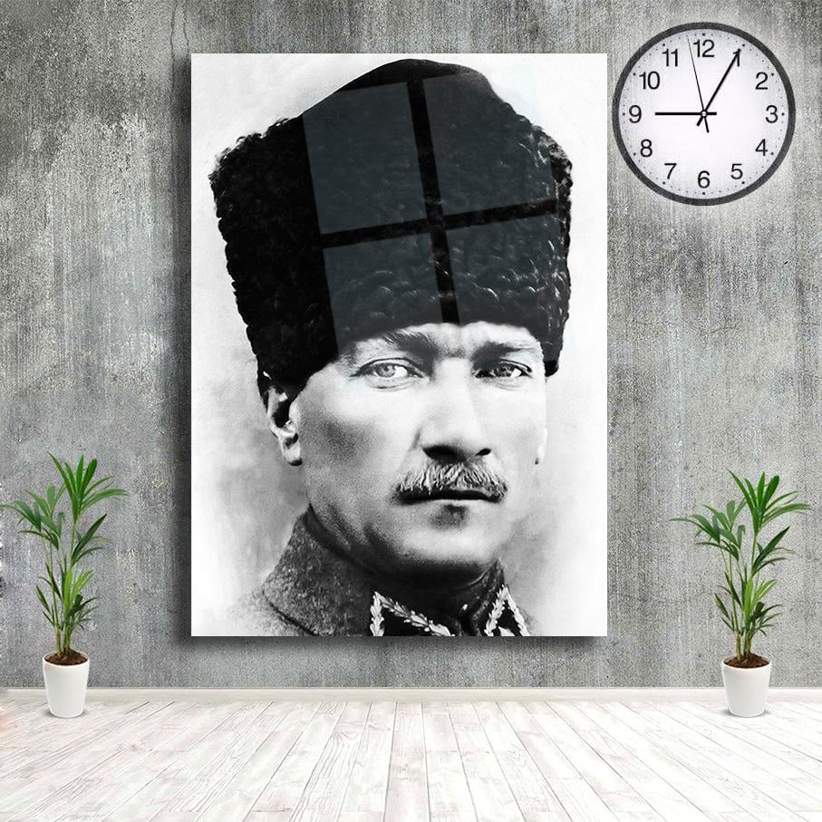 Cam Tablo Kalpaklı Atatürk Siyah BeyazCam Tablo Kalpaklı Atatürk Siyah BeyazCam Atatürk Tabloları