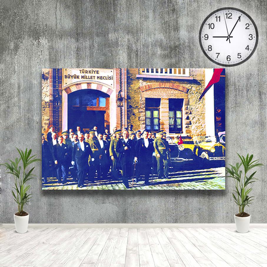 İlk Meclis Önünde Mustafa Kemal Atatürk Kanvas Tabloİlk Meclis Önünde Mustafa Kemal Atatürk Kanvas TabloKanvas Atatürk Tabloları