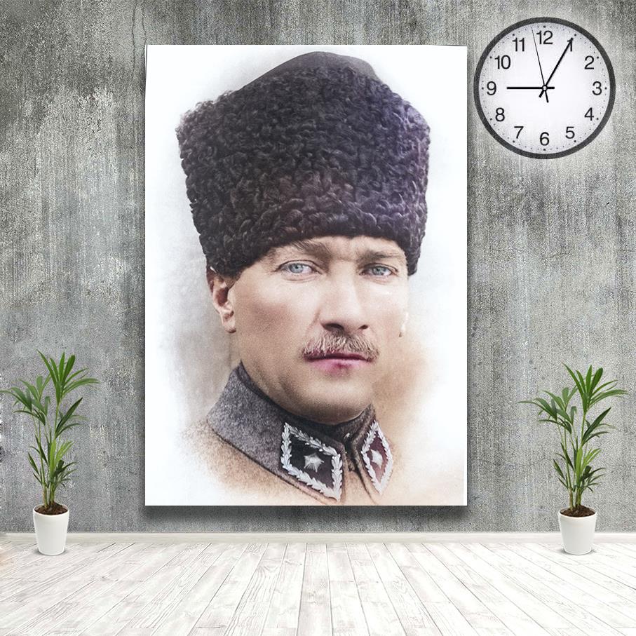 Kalpaklı Renkli Mustafa Kemal Atatürk Kanvas TabloKalpaklı Renkli Mustafa Kemal Atatürk Kanvas TabloKanvas Atatürk Tabloları