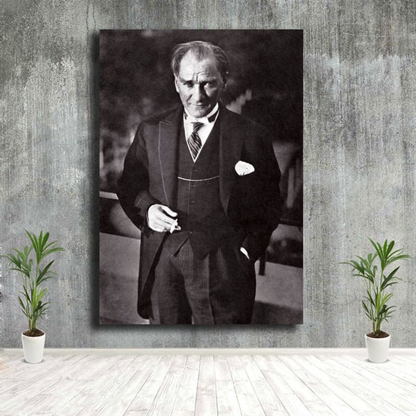 Eli Cebinde Sigara İçen M. K. Atatürk Tablosu Eli Cebinde Sigara İçen M. K. Atatürk Tablosu | Çerçeveli Atatürk Tabloları Kanvas ATATÜRK Tabloları KARAHAN ÇERÇEVE ve KANVAS TABLO
