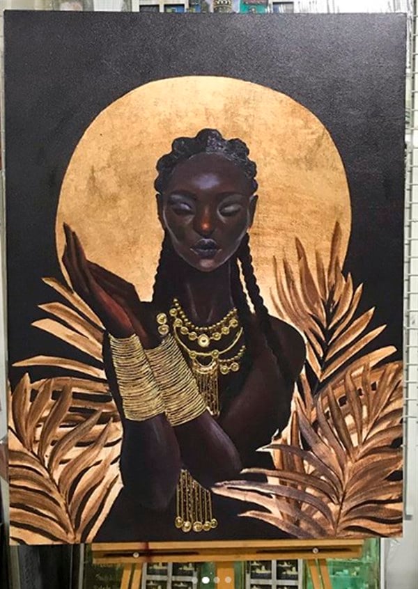 Kabartmalı Kanvas Tablo Altın Bileklikli Afrikalı Kadın