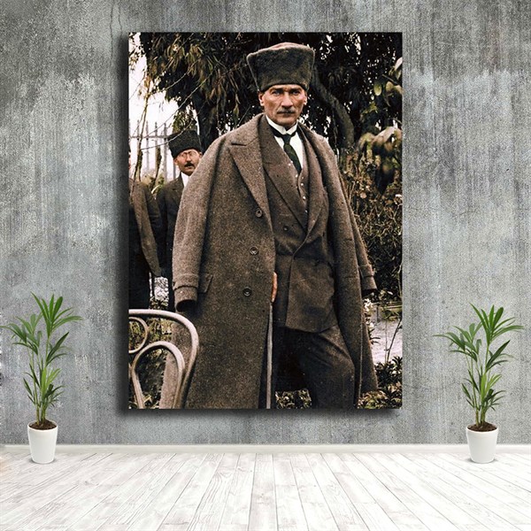 Kalpaklı ve Montlu M. K. Atatürk Tablosu Kalpaklı ve Montlu M. K. Atatürk Tablosu | Çerçeveli Atatürk Tabloları Kanvas ATATÜRK Tabloları KARAHAN ÇERÇEVE ve KANVAS TABLO