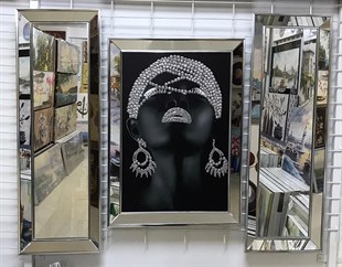 Ayna Çerçeveli Afrikalı Siyahi Kadın Ayna Çerçeveli Afrikalı Kadın Tablosu | Aynalı Tablo Modelleri Ayna Çerçeveli Tablolar KARAHAN ÇERÇEVE ve KANVAS TABLO