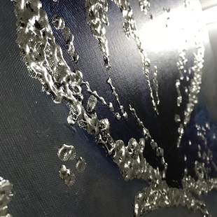 Gümüş Kabartma İşlemeli Mavi Kelebekli Tablo Gümüş Kabartma İşlemeli Mavi Kelebekli Tablo | Dokulu Kanvas Tablolar Dokulu Hayvan Tabloları KARAHAN ÇERÇEVE ve KANVAS TABLO
