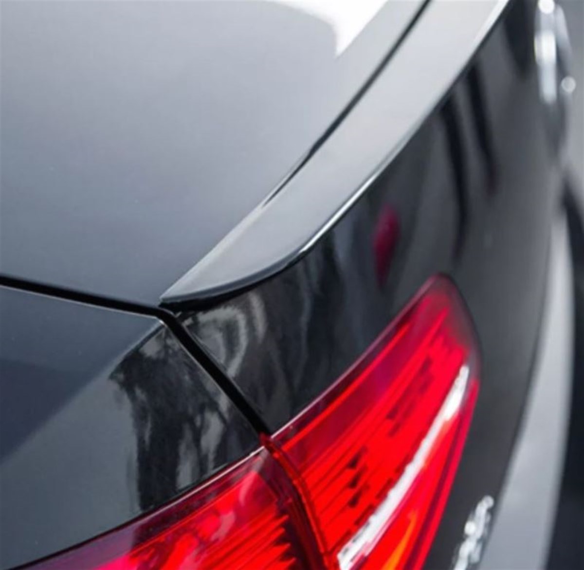 NETRONVolkswagen Passat B8 B8,5 Bagaj Üstü Pianoblack Spoiler
