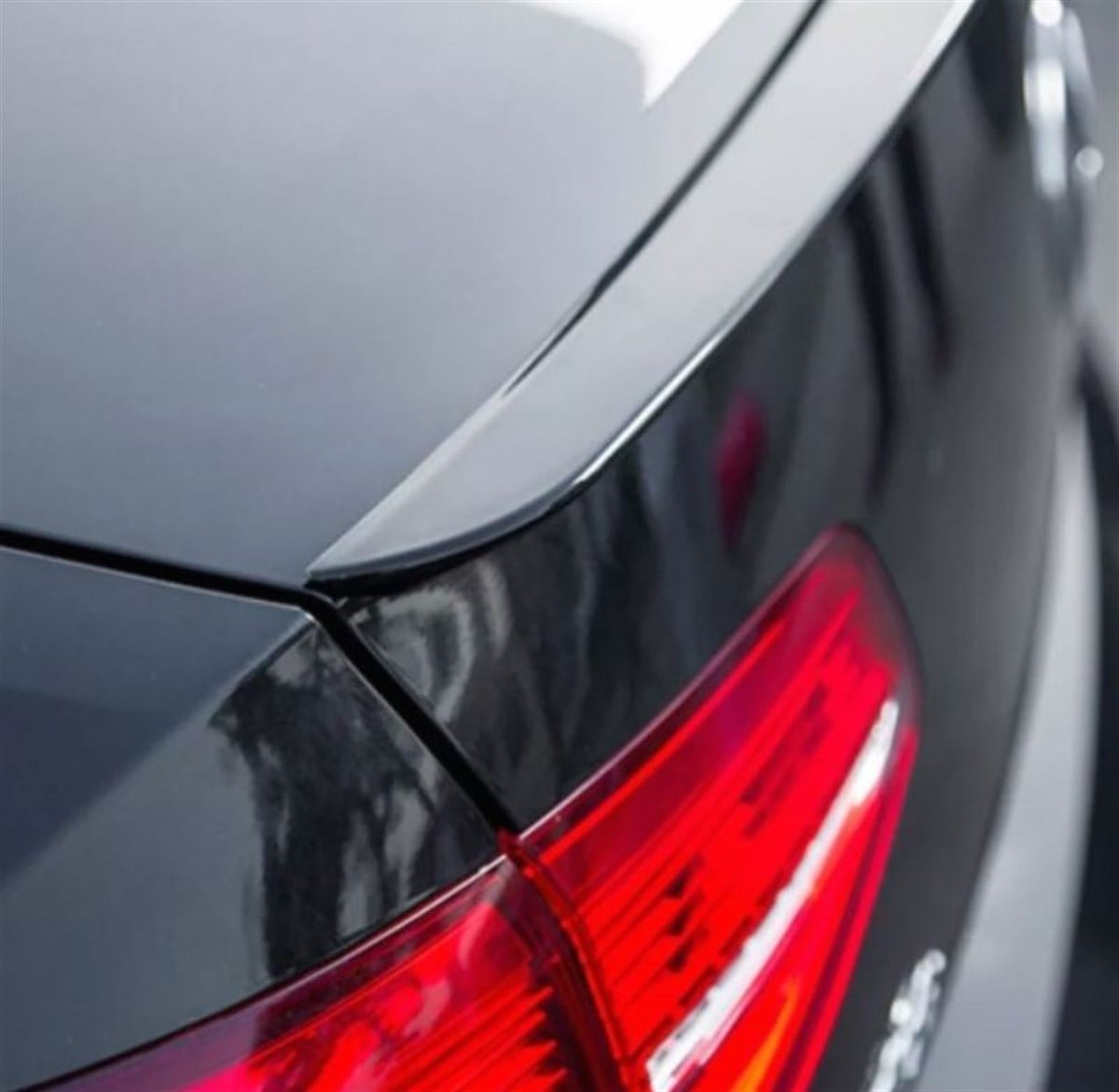 NETRONVolkswagen Passat B8 B8,5 Bagaj Üstü Pianoblack Spoiler
